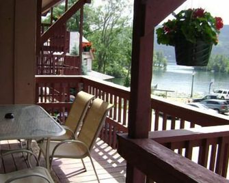 Boulders Resort - Lake George - Balcony
