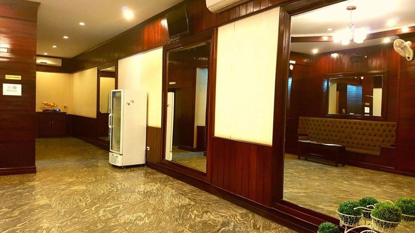 في هوتل فيينتيان