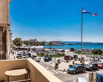 ريفا سيتي رومز - سبليت - شرفة