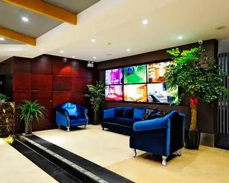 Waiting Hotel (Jingdezhen People's Square) - Jingdezhen - Lobby