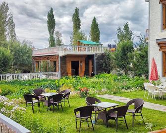 Hotel Kidar - Leh - Patio