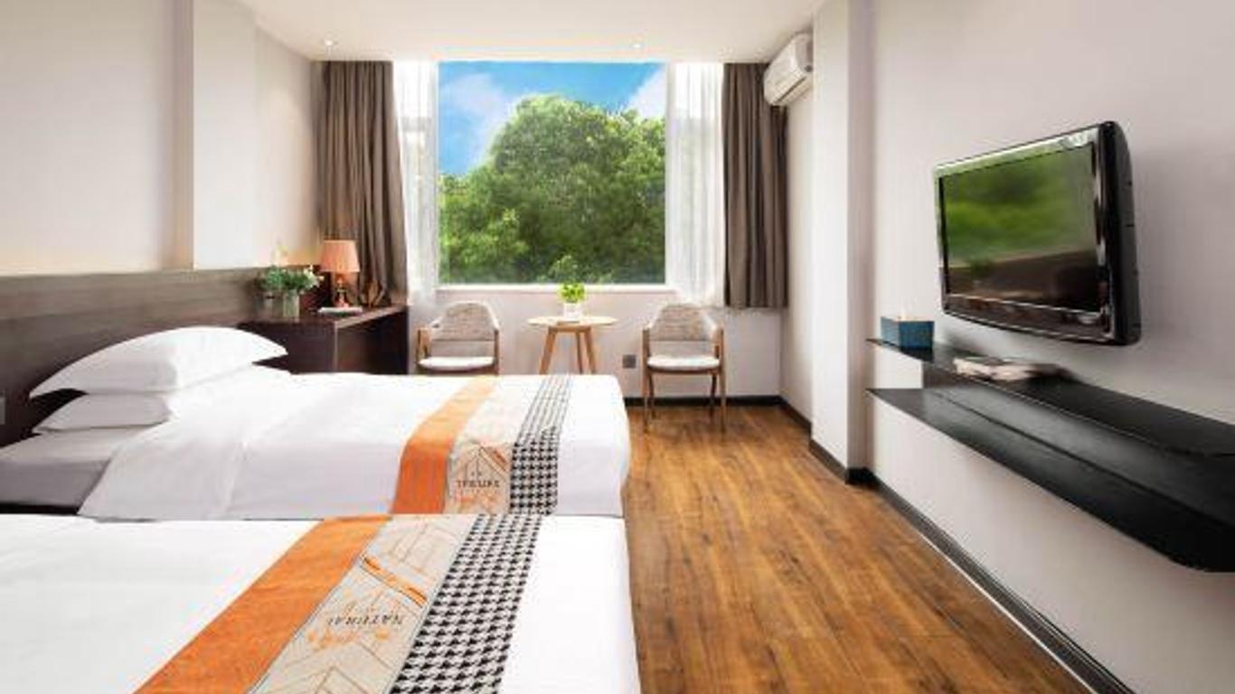 One Carat Hotel