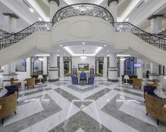 Melia Vinpearl Cam Ranh Beach Resort - נה טראנג - לובי