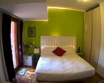 B&B Albaluna - Valenzano - Schlafzimmer