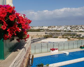 Coral Muscat Hotel and Apartments - Μουσκάτ - Πισίνα