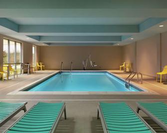 Home2 Suites by Hilton Chantilly Dulles Airport - Chantilly - Pool