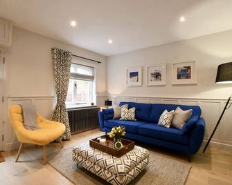 Arlo Cottage, Orford, Pet Friendly, With Open Fire In Orford - Orford - Living room