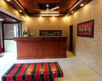 Airco Le-Grand Inn - Tiruvalla - Recepción