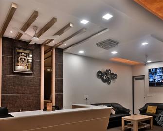 Hotel Rahul Palace Belgaum - Belgaum - Rezeption