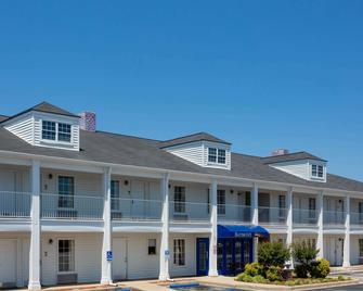 Baymont Inn & Suites Easley/Greenville - Easley - Edificio