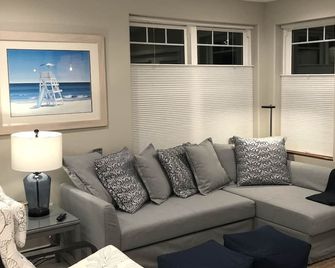 Bayside getaway, Villas. No pets allowed - Villas - Living room