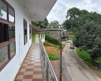 Banasura Green paradise Villa Deluxe Budget Rooms - Mananthavady - Edificio