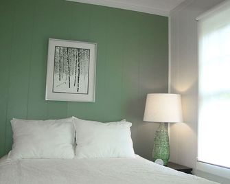 Charming 2 Bedroom Cottage in South Rehoboth - 2 Blocks to Beach - Rehoboth Beach - Bedroom