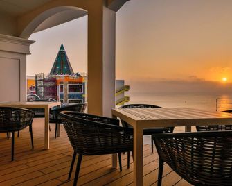 Lequ Okinawa Chatan Spa and Resort - Chatan - Balcony