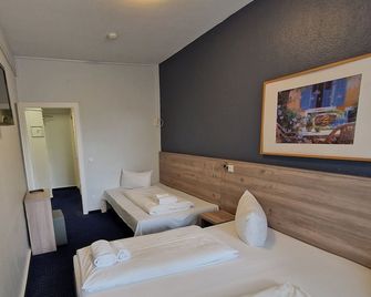 Hotel Mercedes/Centrum - Hamburg - Bedroom