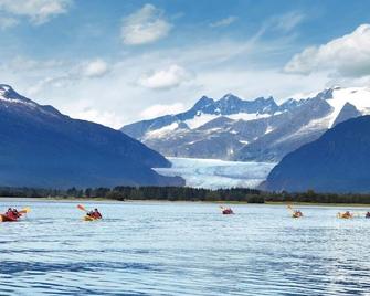 Raw Gold - Affordable, Near Mendenhall Glacier, Trails, And Conveniences - Discounts On Tours! - Juneau - Beach