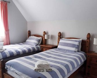 Lakeside dormer bungalow - Belturbet - Habitación