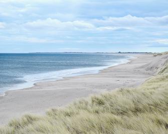 1 bedroom accommodation in North Sunderland, near Seahouses - Seahouses - Beach