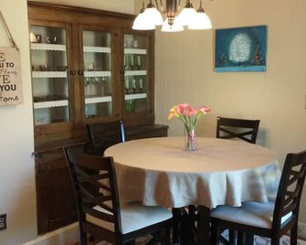 Historic Seneca Bungalow - Seneca - Essbereich