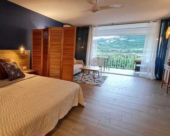 Charm and sea, large studio designed by architect - Cul-de-Sac - Bedroom