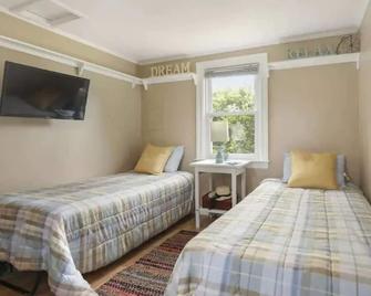 NEW Cottage in Eastham near National Seashore - Eastham - Bedroom