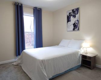 Extended Stay 3 beds 2 baths & Available Basement Suite - Boonton - Bedroom