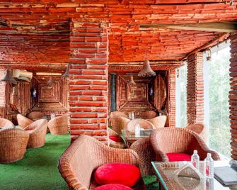 Townhouse Varanasi Ganga Ghat - Varanasi - Lounge