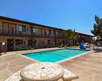 Days Inn by Wyndham Victorville - Victorville