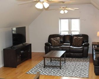 Lincoln Park Living - 3 Queen Beds - Sleeps 6! - Chicago - Phòng khách