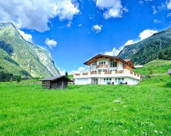 Alpenhof Pitztal - St. Leonhard im Pitztal - Building