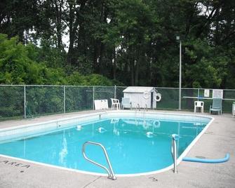 Bluewater Motel - Sarnia - Piscina