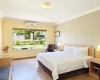 Vetho 1 Apartments OR Tambo Airport - Kempton Park - Bedroom