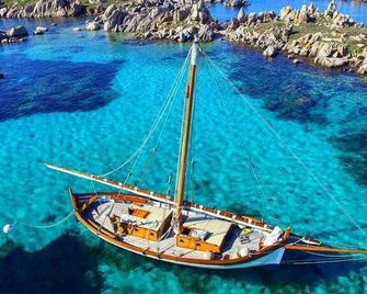Clelia's Boutique Rooms & Suites - La Maddalena