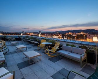 B&b Hotel Budapest City - Budapest - Balcony