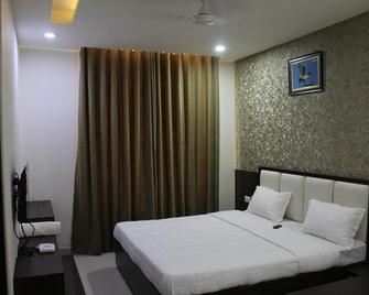 Hotel Celebration - Bharatpur - Bedroom