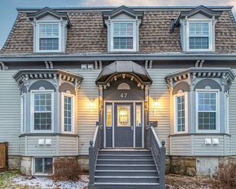 Riverside Inn - New Glasgow - Building