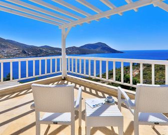 Likya Residence Hotel And Spa - קלקאן - מרפסת