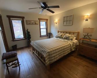 Deer Point Trails - A Northern Escape! - Central Lake - Bedroom