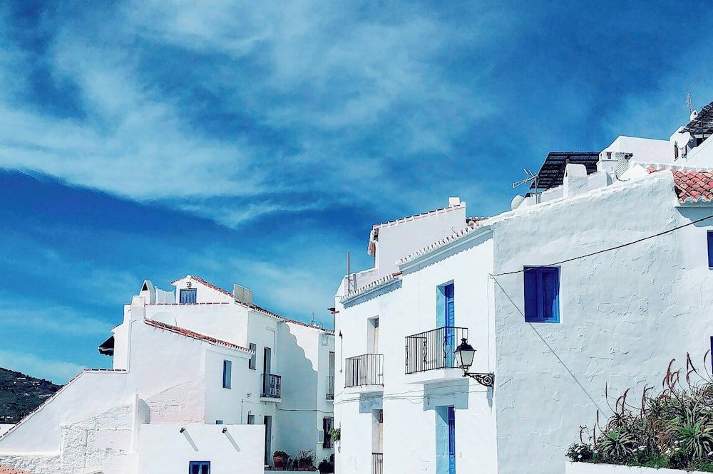 Hostal Apàrtamentos Abril - Nerja