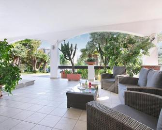 Diano Sporting Apartments - Diano Marina - Innenhof