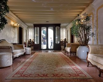 Hotel Ai Reali - Small Luxury Hotels of the World - Venice - Lobby