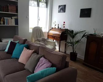 Gite De France Gite De La Tuilerie 3 Epi - Arnac-Pompadour - Huiskamer