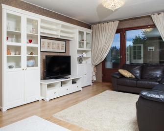 Feel yourself at Three Bears appartment - Kotka - Olohuone