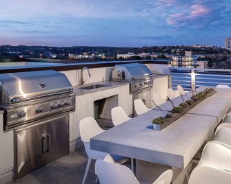 1Bed/1Bath - Gorgeous Downtown Austin Resort!! - Austin - Balkong