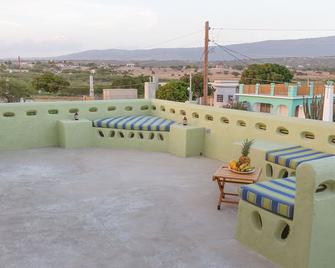 Sea Dragon Three Bedroom Cottage - Treasure Beach - Balcony
