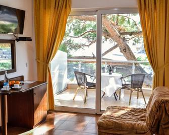 Riva - Ulcinj - Huiskamer
