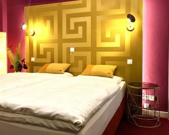 Hotel Garni Kluth - Bonn - Camera da letto