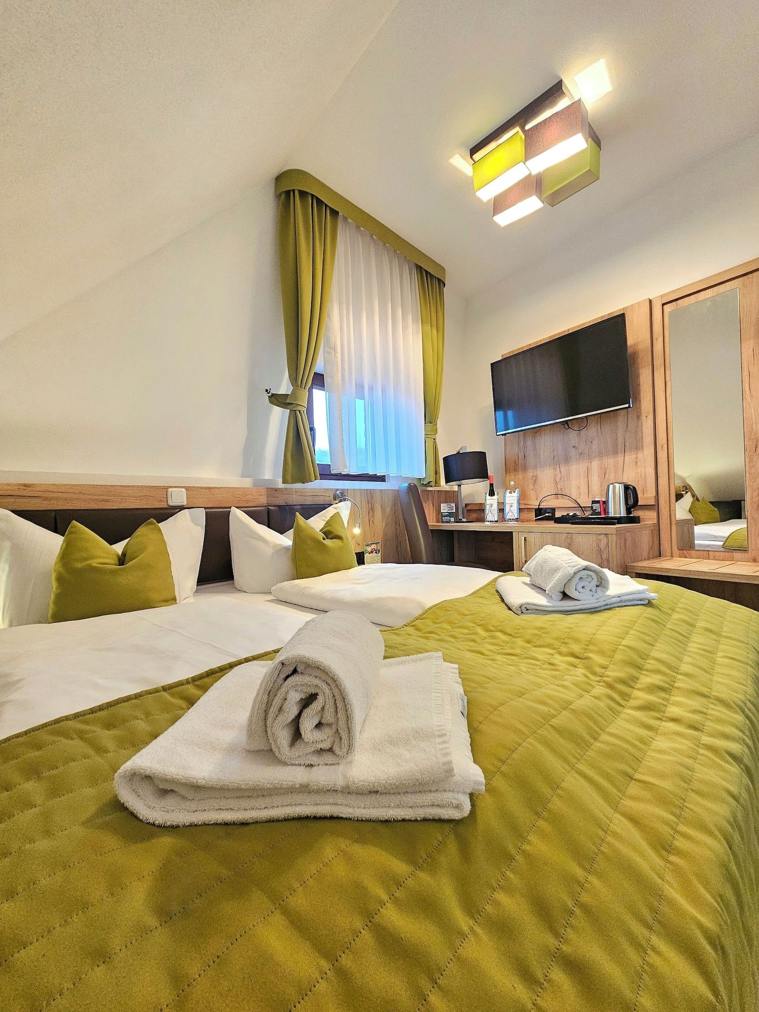 Weinhotel des Riesling Zum Grünen Kranz - רודסהיים אם ריין - חדר שינה