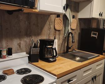 Driftaway Cabin in Glenwood, AR - Glenwood - Cocina