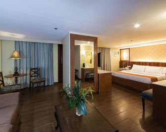 هوتل فينيز برنهام - باغيو سيتي - مبنى